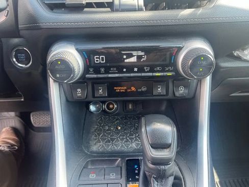 Used 2020 Toyota RAV4 XLE w/ XLE Grade Weather Package AWD/4WD image 14