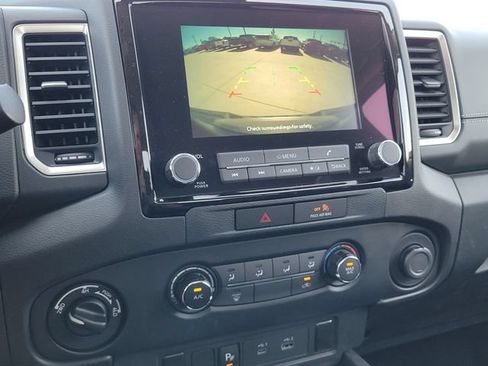 Used 2022 Nissan Frontier SV w/ Technology Package AWD/4WD image 15