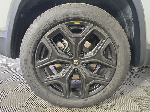 Used 2024 Rivian R1S Adventure AWD/4WD image 11