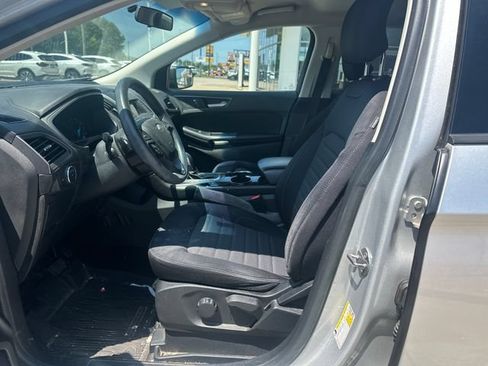 Used 2018 Ford Edge SE FWD image 9