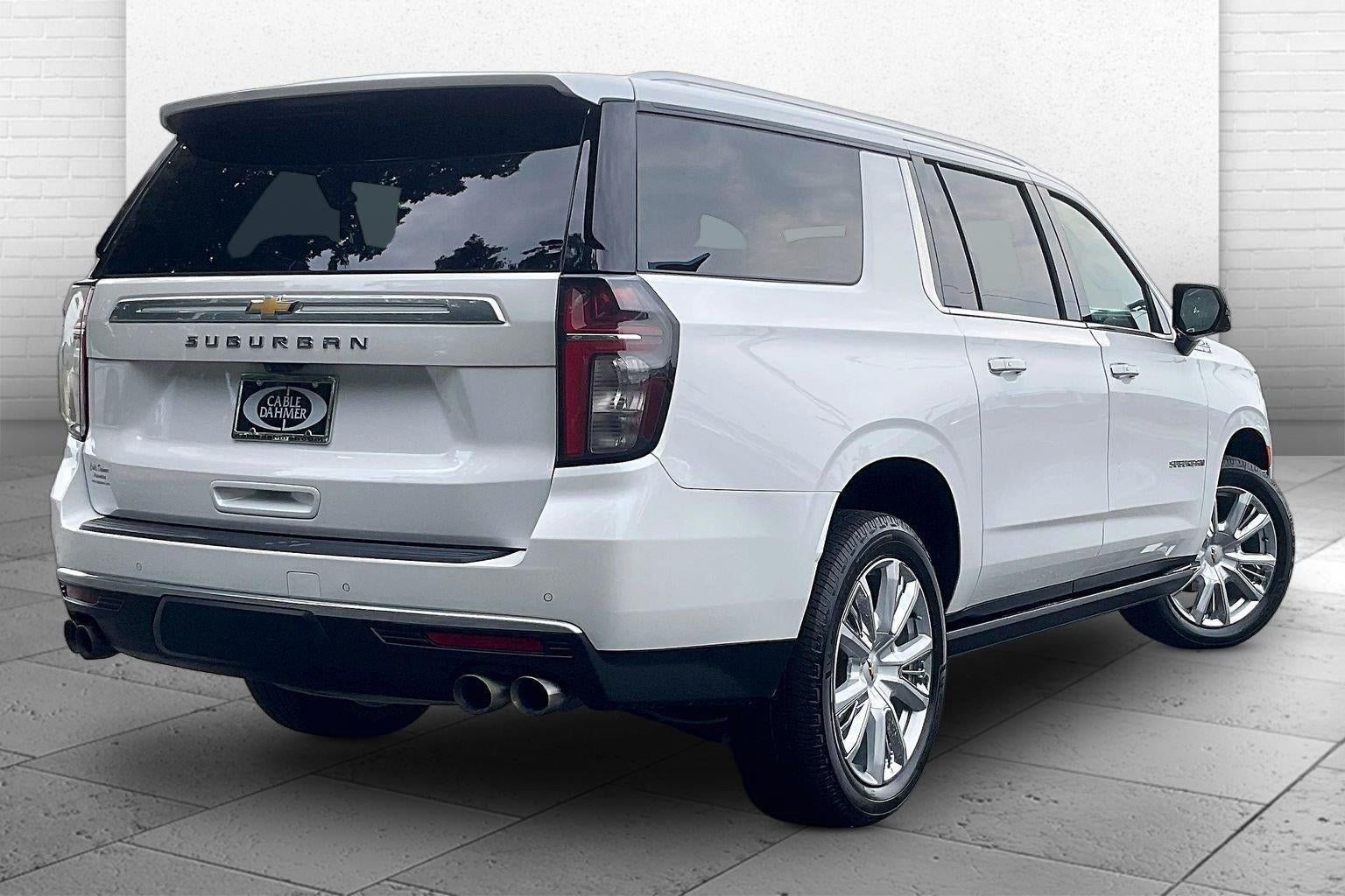 Used 2023 Chevrolet Suburban High Country w/ Premium Package AWD/4WD image 12