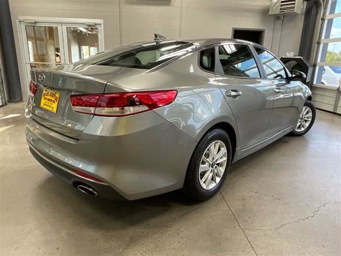 Used 2018 Kia Optima LX image 5