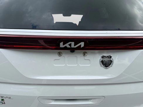 Used 2023 Kia Carnival EX FWD image 49