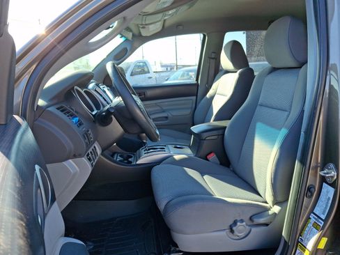 Used 2015 Toyota Tacoma 4x4 Double Cab w/ TRD Sport Package image 13