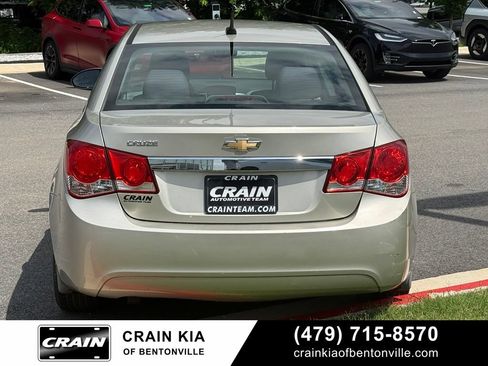 Used 2013 Chevrolet Cruze LS FWD image 6