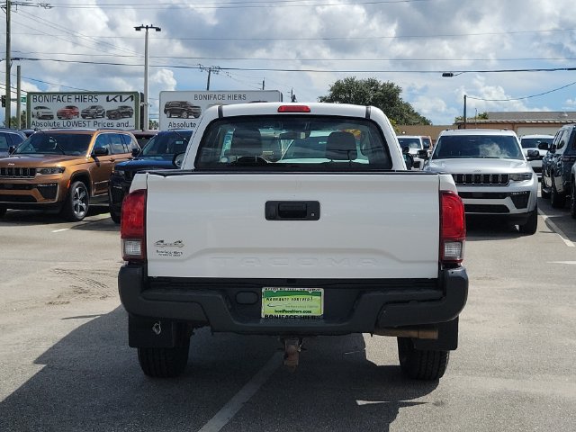 Used 2018 Toyota Tacoma SR AWD/4WD image 5
