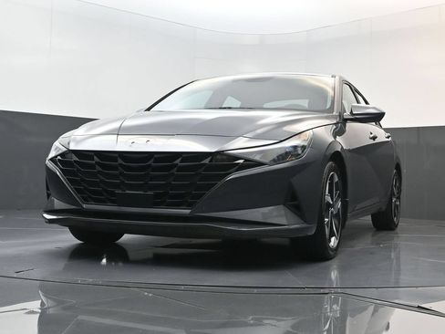 Used 2023 Hyundai Elantra SEL w/ Convenience Package FWD image 27