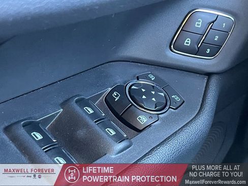 Used 2024 Ford Expedition XLT image 7