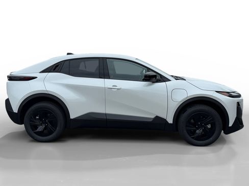 New 2026 Subaru Uncharted Premium FWD image 6