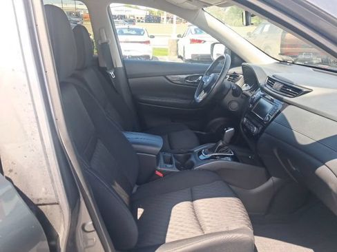 Used 2018 Nissan Rogue SV w/ Premium Package AWD/4WD image 21