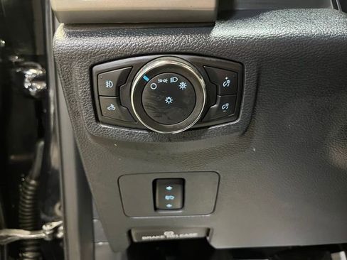 Used 2022 Ford F250 Lariat w/ Chrome Package image 14