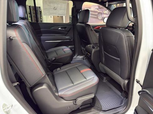 New 2026 Chevrolet Traverse RS w/ LPO, Floor Liner Package image 11