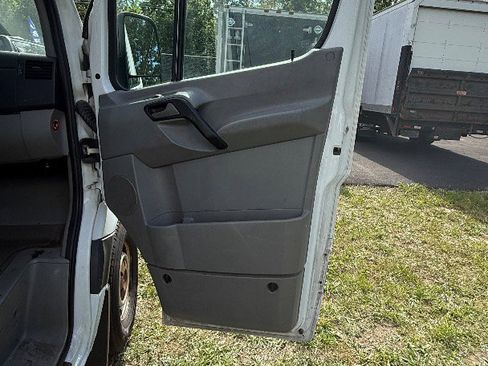 Used 2013 Mercedes-Benz Sprinter 2500 image 6