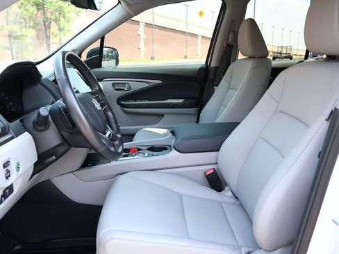 Used 2025 Honda Ridgeline RTL image 11