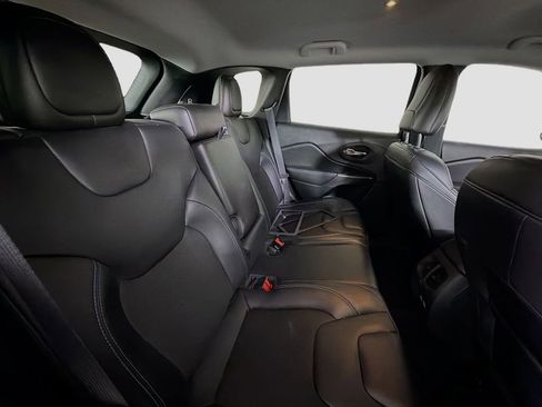 Used 2021 Jeep Cherokee Latitude Plus image 25