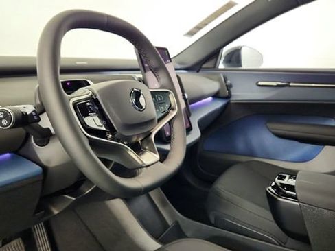 New 2026 Volvo EX30 Plus w/ Climate Package RWD image 10