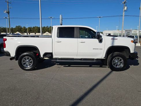 Used 2020 Chevrolet Silverado 2500 Custom w/ Custom Value Package image 6