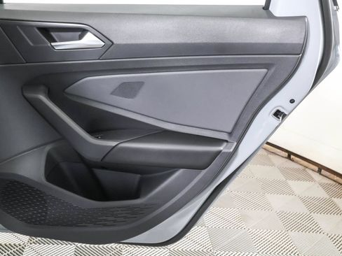 Used 2026 Volkswagen Jetta SE FWD image 40