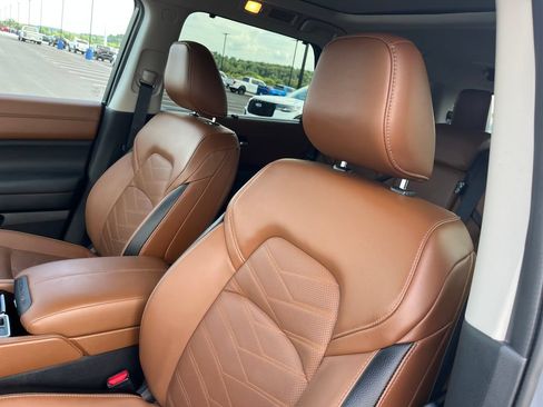 Used 2025 Nissan Pathfinder Platinum w/ Cargo Package FWD image 12