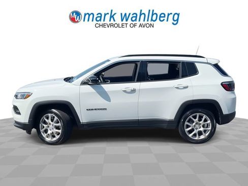 Used 2024 Jeep Compass Latitude AWD/4WD image 5