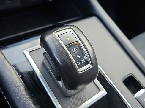 Used 2024 Mitsubishi Outlander SE image 16