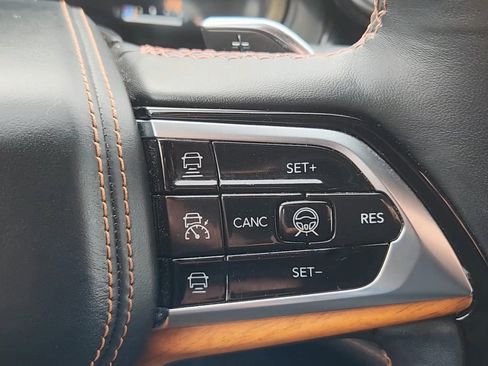 Used 2022 Jeep Grand Cherokee Summit AWD/4WD image 14