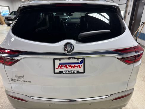 Used 2020 Buick Enclave Essence w/ Sound and Sites Package image 5