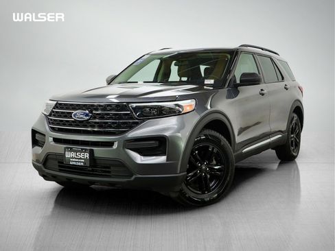 Used 2021 Ford Explorer XLT image 1