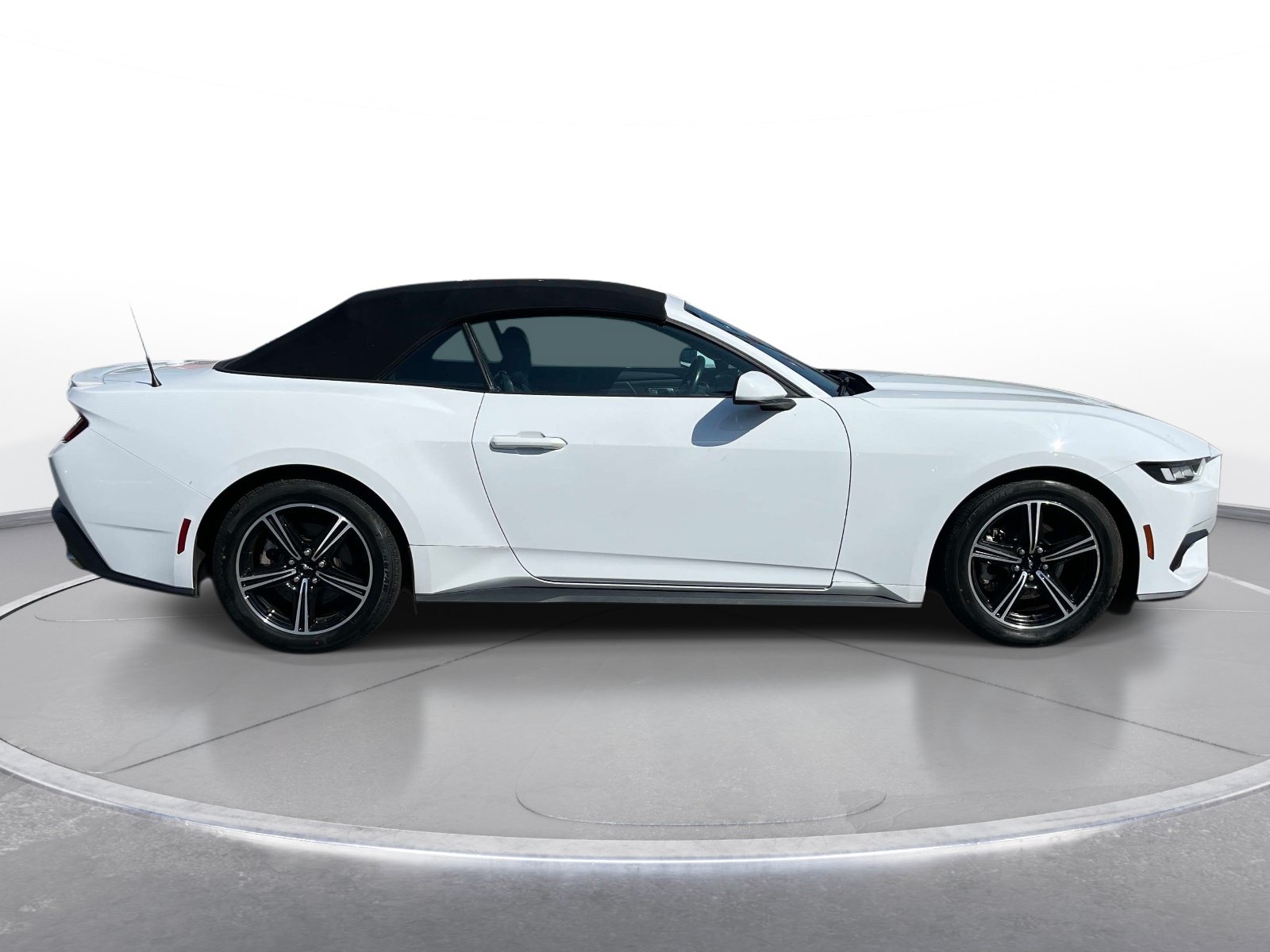 Used 2024 Ford Mustang Premium RWD image 3