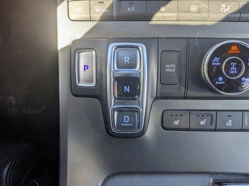 Used 2022 Hyundai Palisade Calligraphy w/ Winter Package image 11