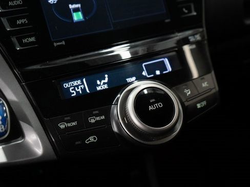 Used 2016 Toyota Prius V Four image 23