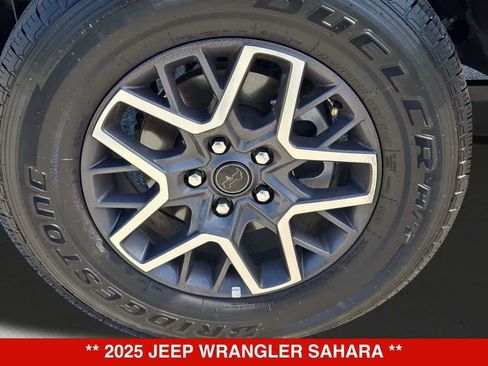 Used 2025 Jeep Wrangler Unlimited Sahara AWD/4WD image 12