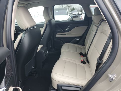 New 2026 Lincoln Corsair Premiere image 25