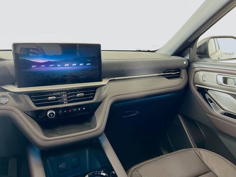 New 2026 Ford Explorer Platinum w/ LUX Leather Package image 29