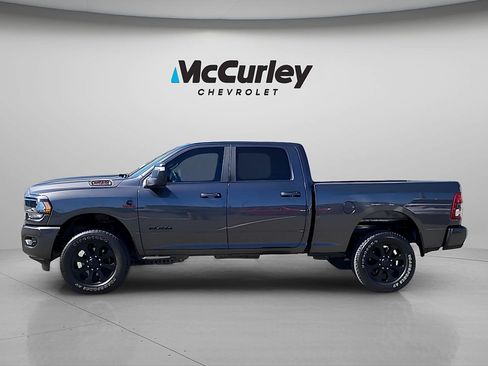 Used 2024 RAM 2500 Big Horn w/ Night Edition AWD/4WD image 4