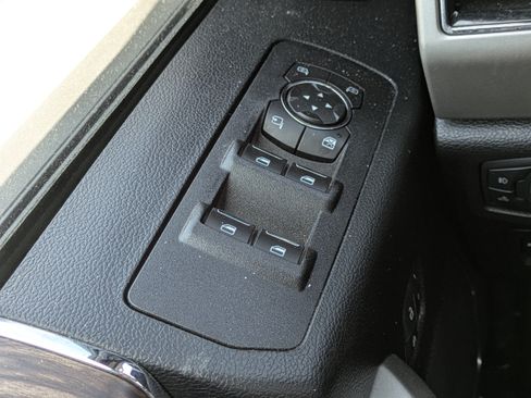 Used 2020 Ford F150 Lariat AWD/4WD image 17