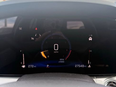 Used 2025 Chevrolet Trax LT w/ LT Convenience Package image 8