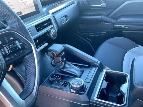 Used 2025 Toyota Tacoma TRD Off-Road image 13