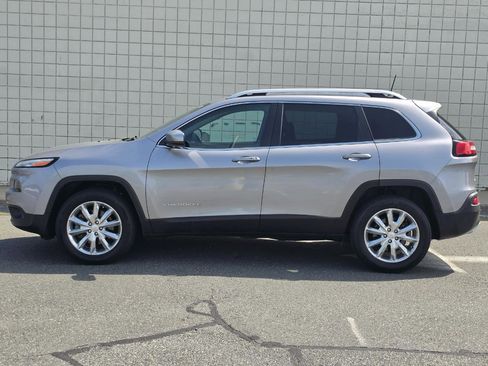 Used 2017 Jeep Cherokee Limited AWD/4WD image 5