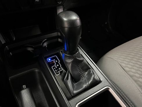 Used 2022 Toyota Tacoma SR w/ SR Convenience Package image 25