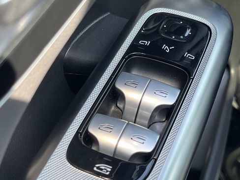 Used 2026 Mercedes-Benz GLC 300 4MATIC image 19