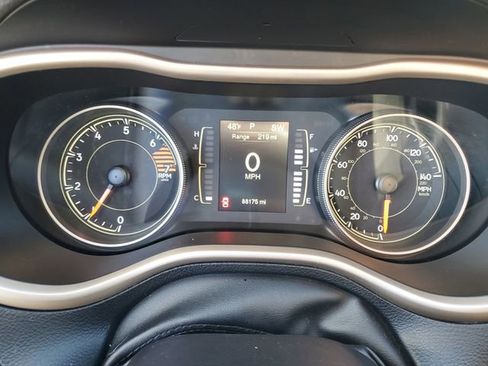 Used 2017 Jeep Cherokee Latitude image 30