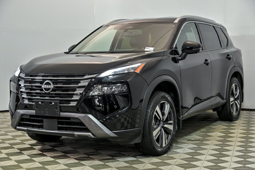Used 2025 Nissan Rogue SL AWD/4WD image 5