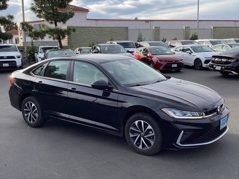 Used 2025 Volkswagen Jetta S image 3