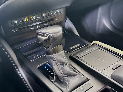 Used 2019 Lexus ES 350 Luxury image 19