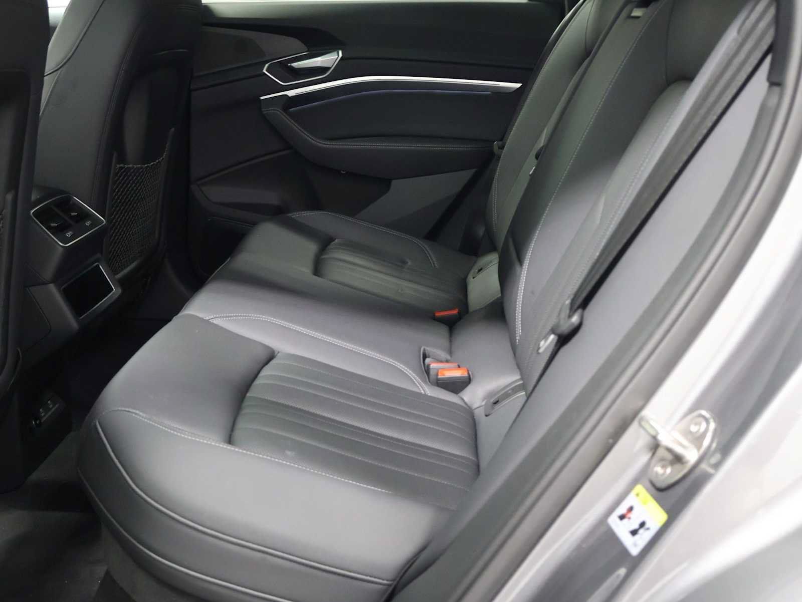 Used 2023 Audi e-tron Premium Plus w/ Premium Plus Package AWD/4WD image 34