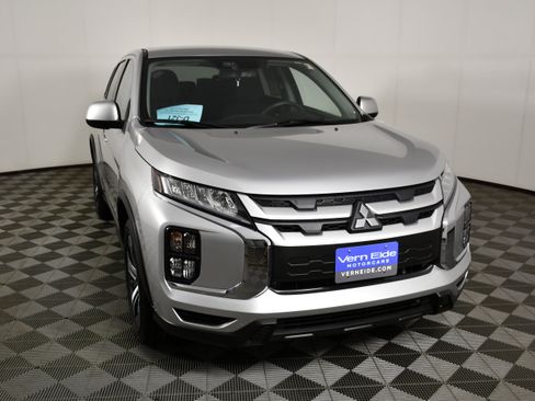 Used 2022 Mitsubishi Outlander Sport ES AWD/4WD image 3