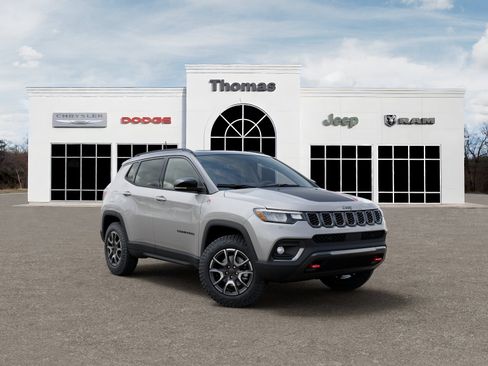 New 2026 Jeep Compass Trailhawk w/ Sun, Sound & Navigation Group AWD/4WD image 5