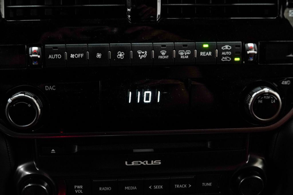 Used 2023 Lexus GX 460 Premium AWD/4WD image 30