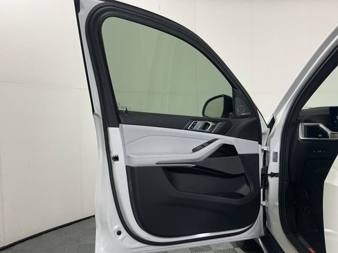 Certified 2025 BMW X5 sDrive40i image 19
